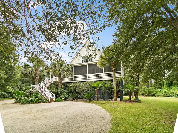 312 McClellan Ave, Mc Clellanville, SC 29458