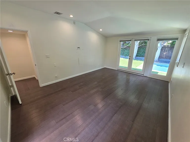 310 S Thurston Ave — Photo 40