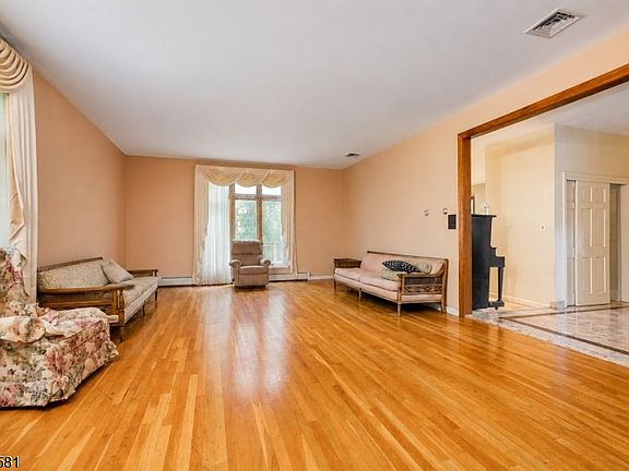 5th image of 4 Upper Lake Rd BLDG 1 #1