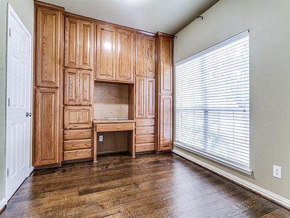 5th image of 9651 Briardale Dr