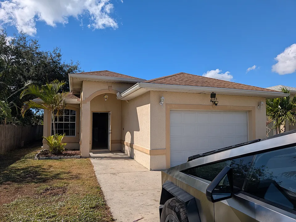 2193 River Ridge Blvd