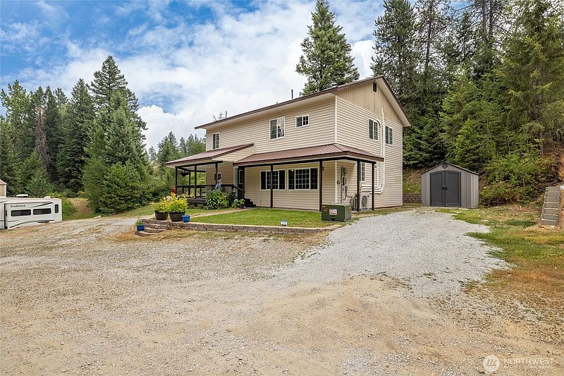 3rd image of 652 Diamond Drive