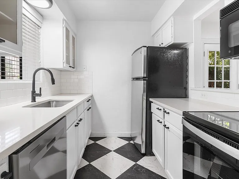 5505 Live Oak St #16 — Photo 8