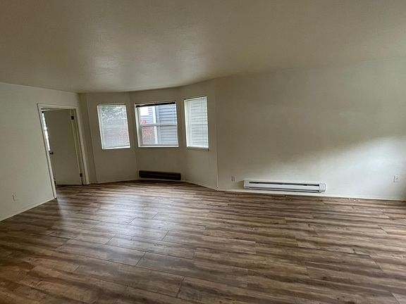 3rd image of 819 Nob Hill Ave N APT 106