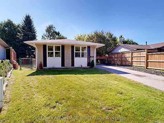 3rd image of 9 Camelot Cres