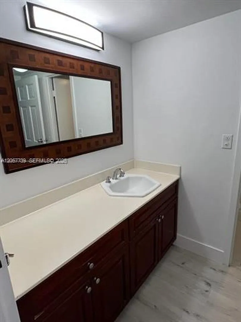 2333 Brickell Ave cu-307, Miami, FL 33129 — Photo 4