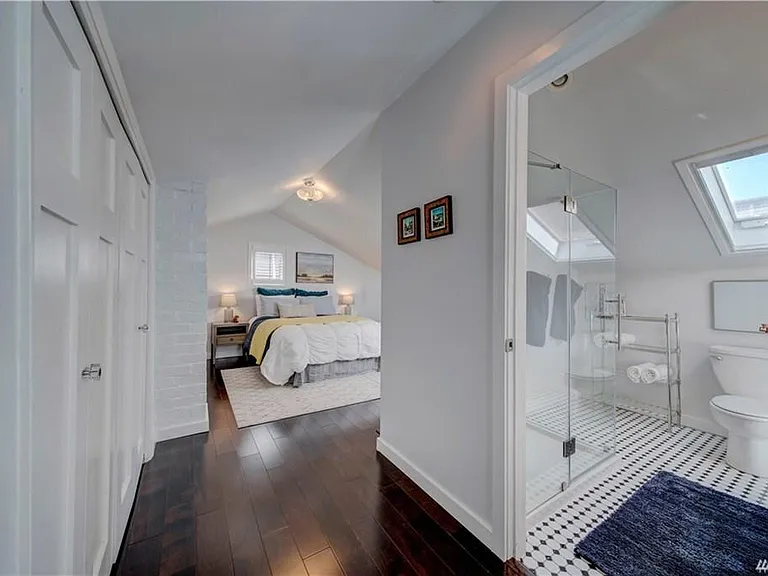 551 NE Ravenna Blvd — Photo 16