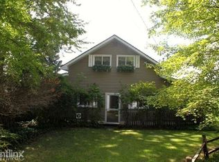 1036 E 88th St, Newaygo, MI 49337