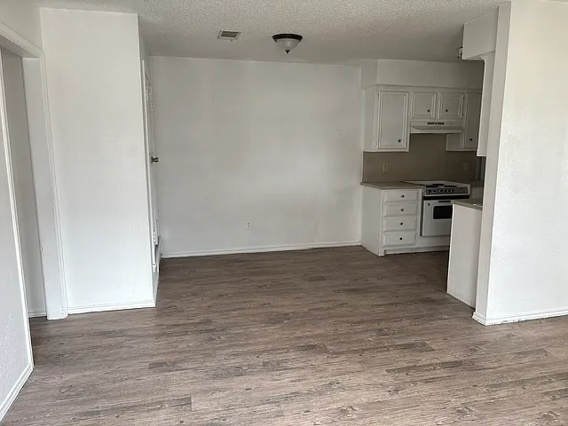 2 bed, 580 sqft, $850 — Photo 2