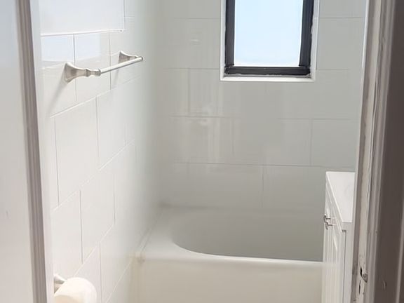 5th image of 34-50 28th St #3D