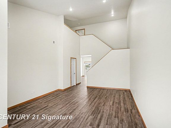 5th image of 8440 S Valley Spring Ln