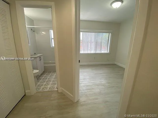 Coral Gardens Condo Bldg — Photo 2