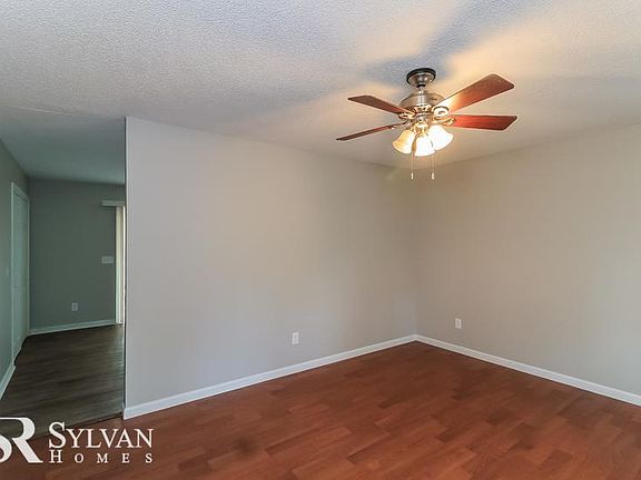 4th image of 157 Mayflower Cir