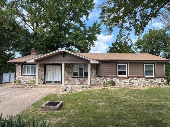4913 Cherry Blossom Ln, Hazelwood, MO 63042
