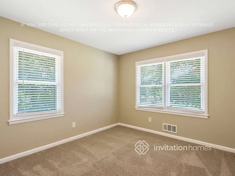 1470 W Austin Rd — Photo 14