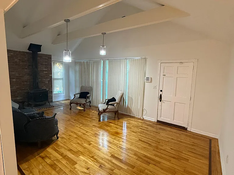 2 Bancroft Ln — Photo 10