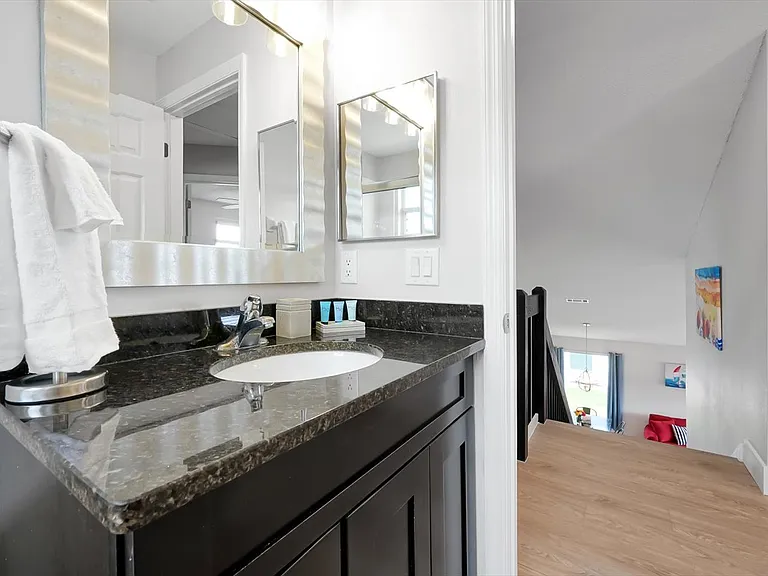 408 Jaybee Ave — Photo 34