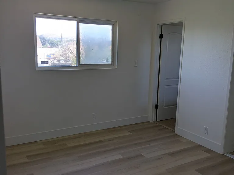 478 Porter St — Photo 11