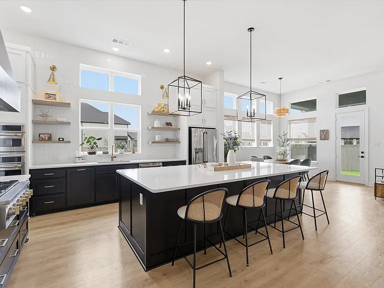 501 Horizon Way — Photo 3
