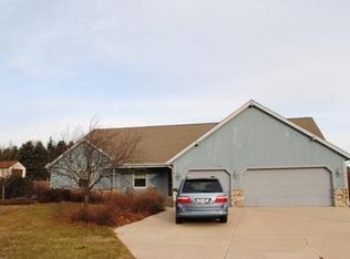 2472 Ball Dr, Richfield, WI 53076