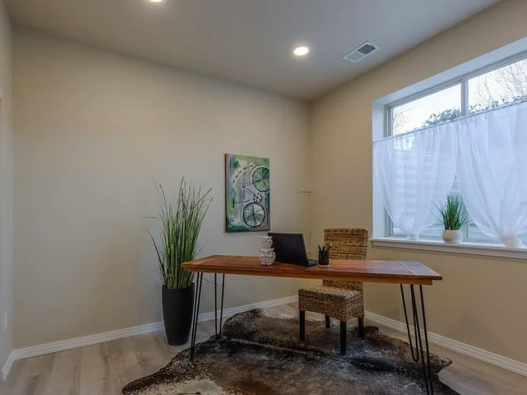 1546 Cottonwood Ave — Photo 8