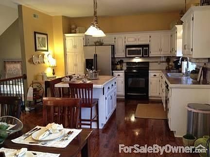 Atrium Split floor plan-stunning entry
						:
						This home's floor plan is perfect for entertaining guests or enjoying family.