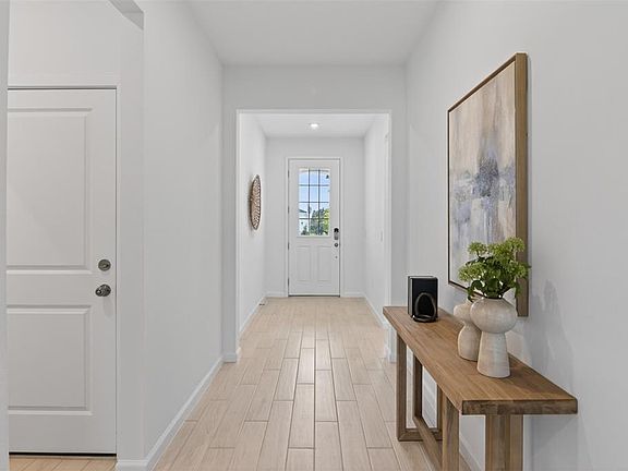 4th image of 2680 Daisy Field Ct