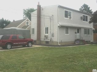492 18th St, West Babylon, NY 11704