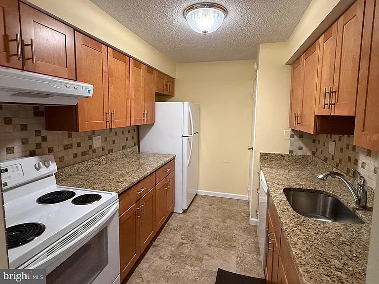 5300 Holmes Run Pkwy #819 — Photo 18