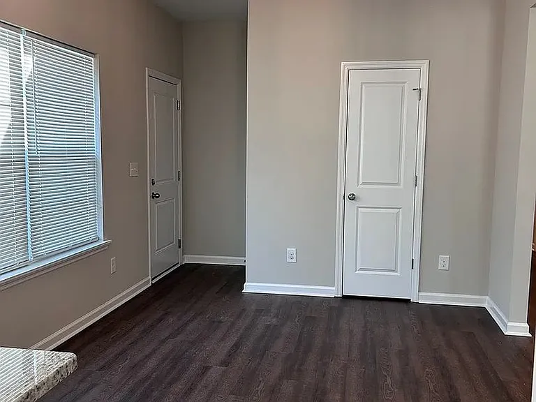 240 Carriage Ln — Photo 34