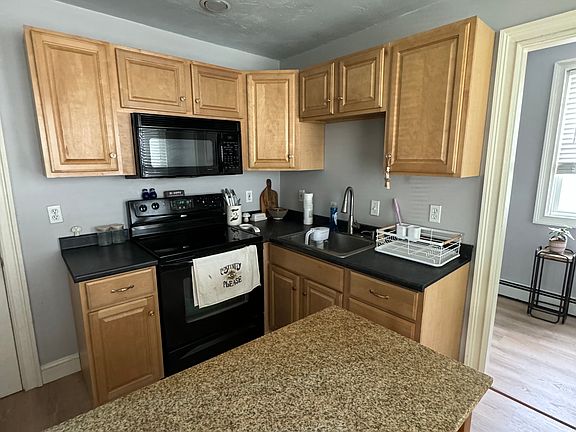2nd image of 131 Court St #1R