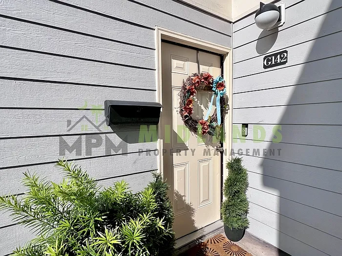 2 bed, 1.5 bath, 1146 sqft, $1,500 — Photo 1