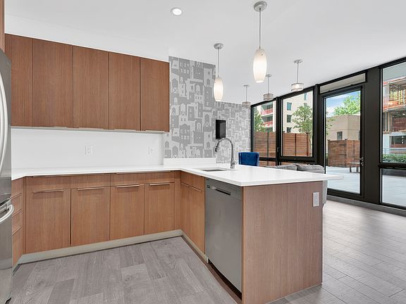 5th image of 4122 24th St APT 8F