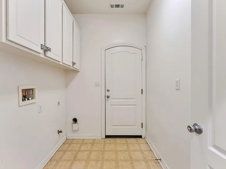 24889 Ashtree Ct — Photo 14