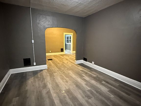 5th image of 1009 George Pl #1F