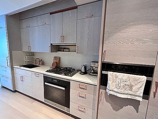 3rd image of 138 Willoughby St #27G