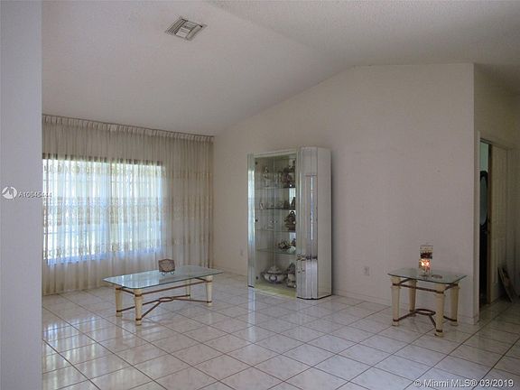 4th image of 2300 W Lake Miramar Cir