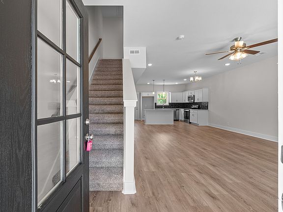 5th image of 109 Adkins St #B