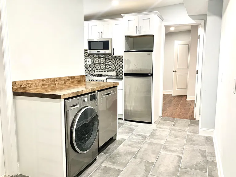 612 N 23rd St #3 — Photo 4