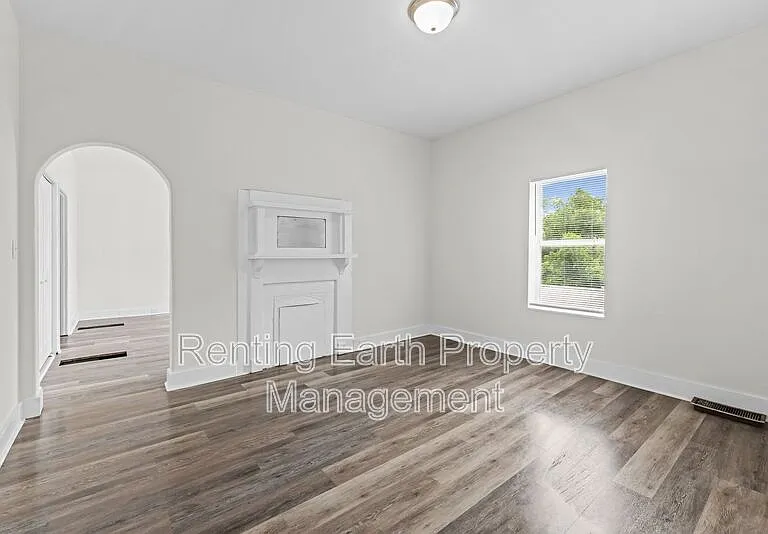 2426 Avenue U — Photo 5