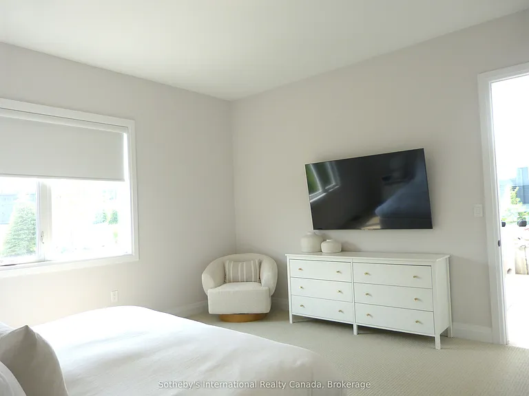 102 Sladden Ct — Photo 15