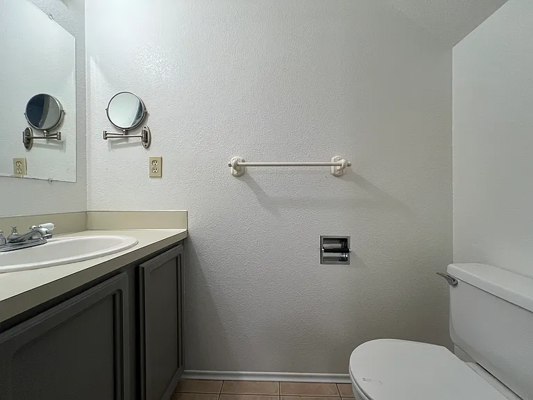 15719 Admiralty Way #B — Photo 9