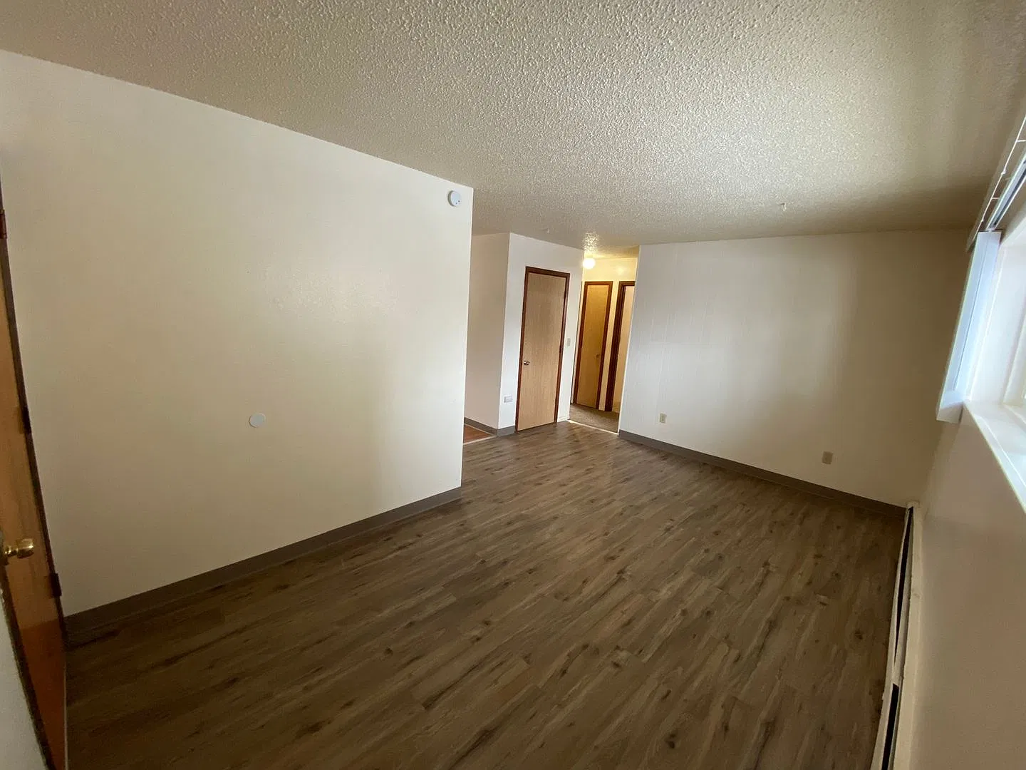 ES 2506 - 2506 Eide St — Photo 2