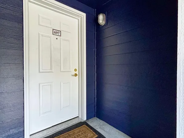 697 NE 162nd Ave, Portland, OR 97230