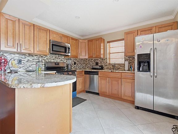 5th image of 2647 NW 99th Ave