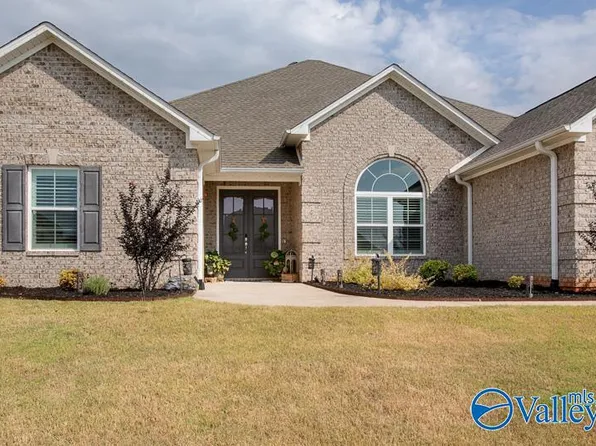 17437 Stonegate Dr, Athens, AL 35613