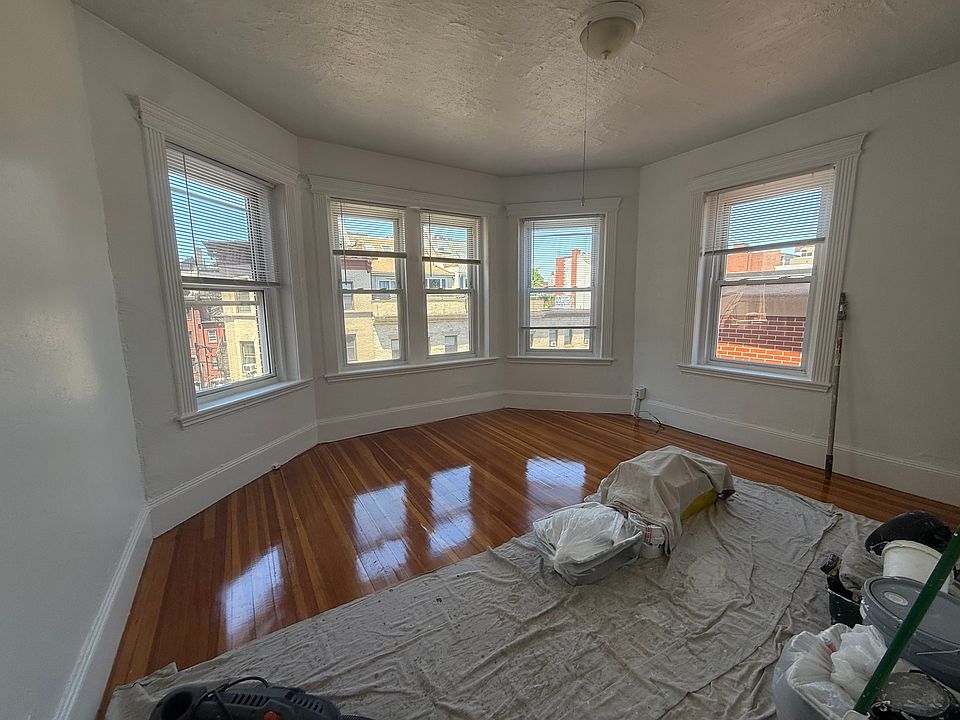 1st image of 58 Hemenway St APT 3
