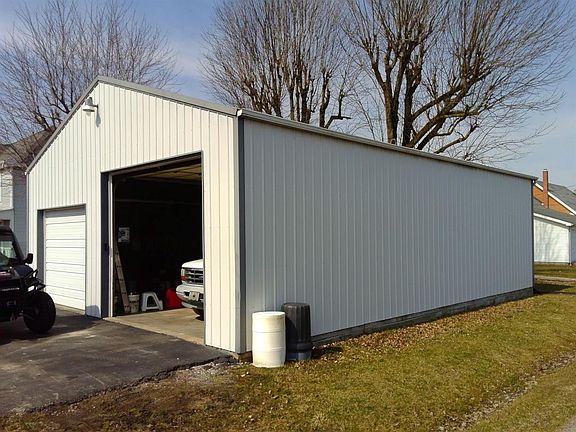 5th image of 106 N Sycamore St Lot 267