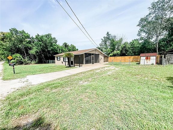3rd image of 409 Oak Hill Ct