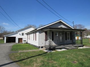 122 1st St, Glen Daniel, WV 25844